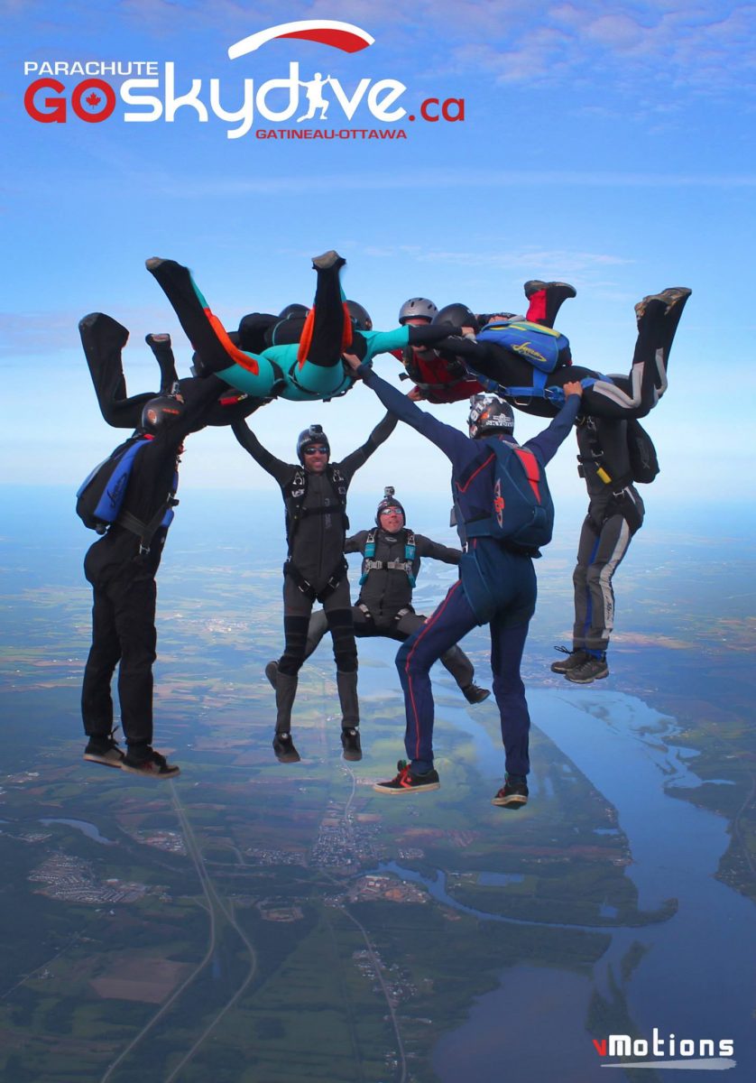 Hybrid jump with passionate skydivers - Parachute Gatineau-Ottawa Skydive