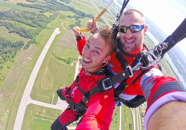 Jump out of an airplane - Parachute Gatineau-Ottawa Skydive