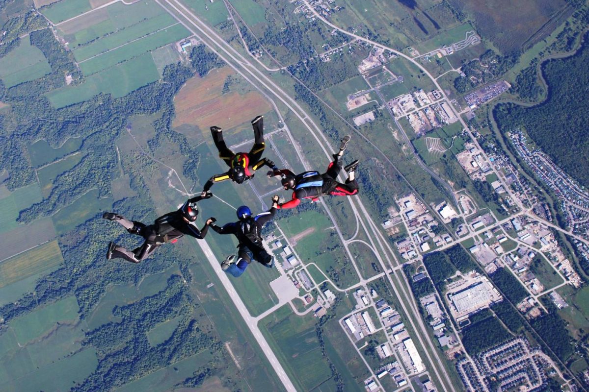 4 way RW with experienced skydiver - Parachute Gatineau-Ottawa Skydive
